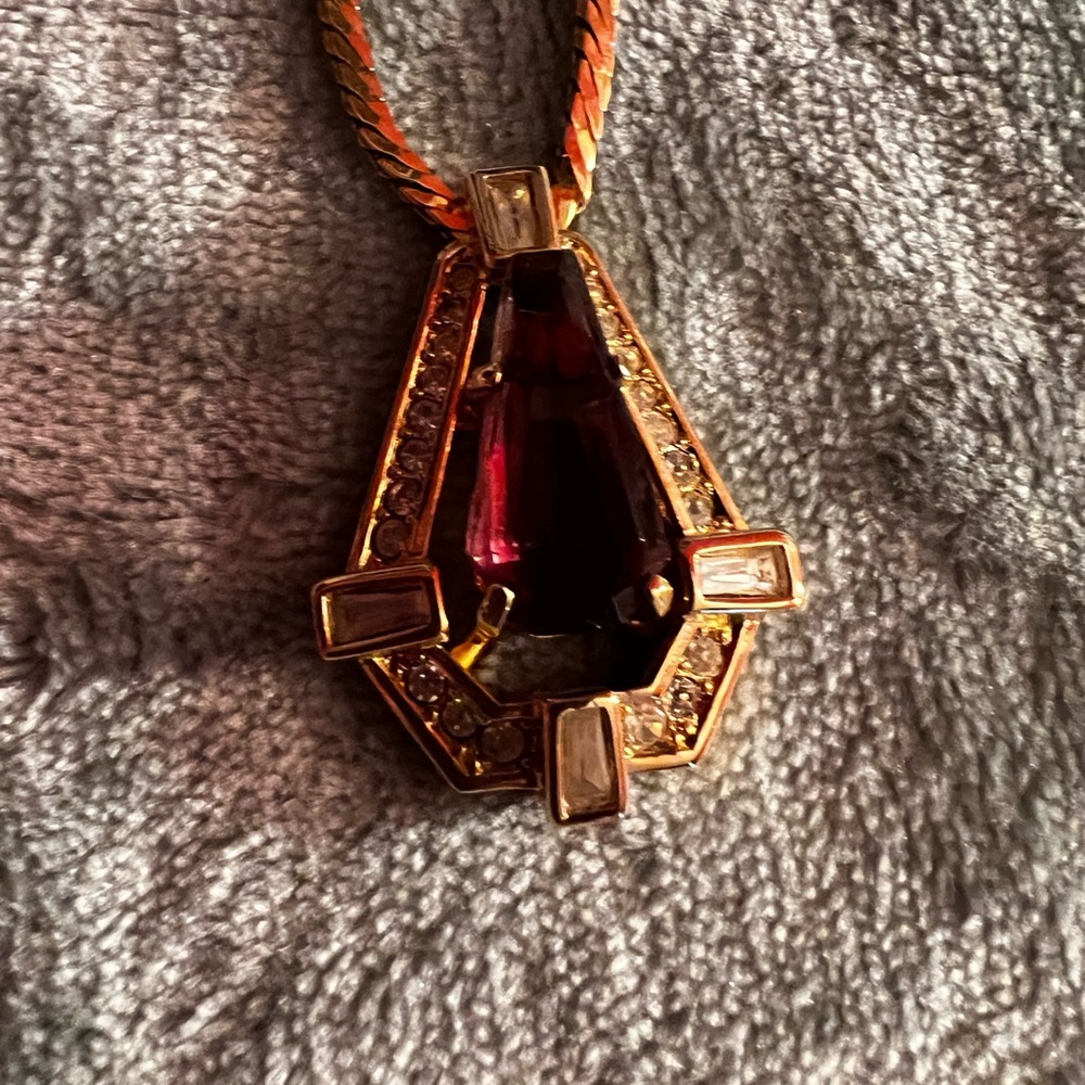 Christian Dior Elegant Gold and Purple Pendant necklace like new - Picture 8 of 8